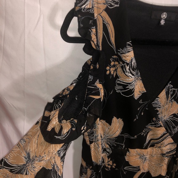 MISSGUIDED - Midi Floral Faux Wrap Dress - Picture 3 of 6